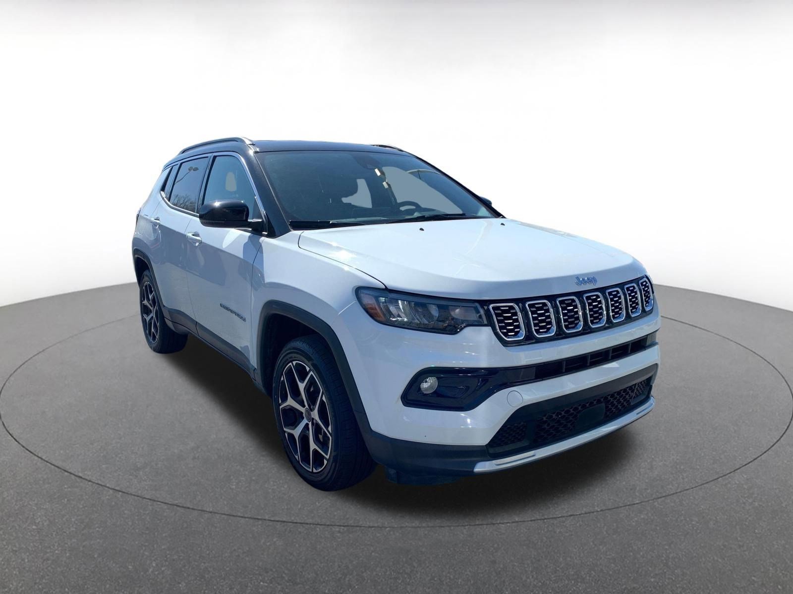 Used 2025 Jeep Compass Limited image 1