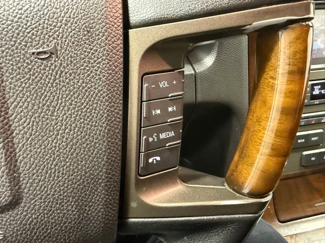 Used 2014 Lincoln Navigator 4WD image 18