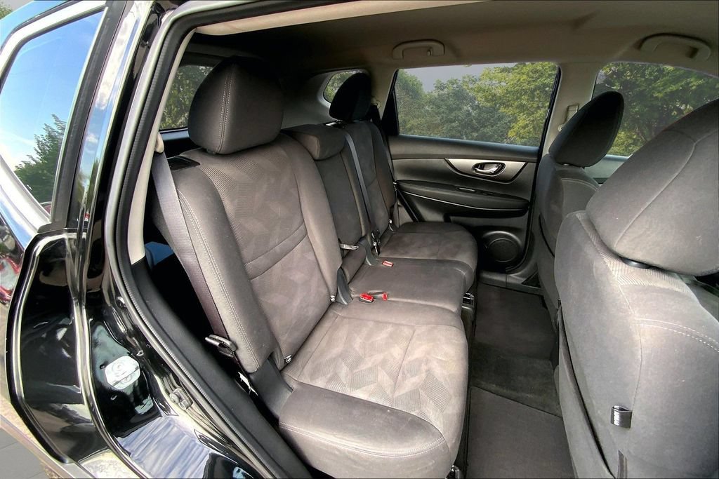 Used 2016 Nissan Rogue S FWD image 25