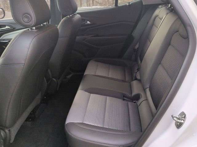 Used 2024 Chevrolet Trax LT w/ LT Convenience Package image 25