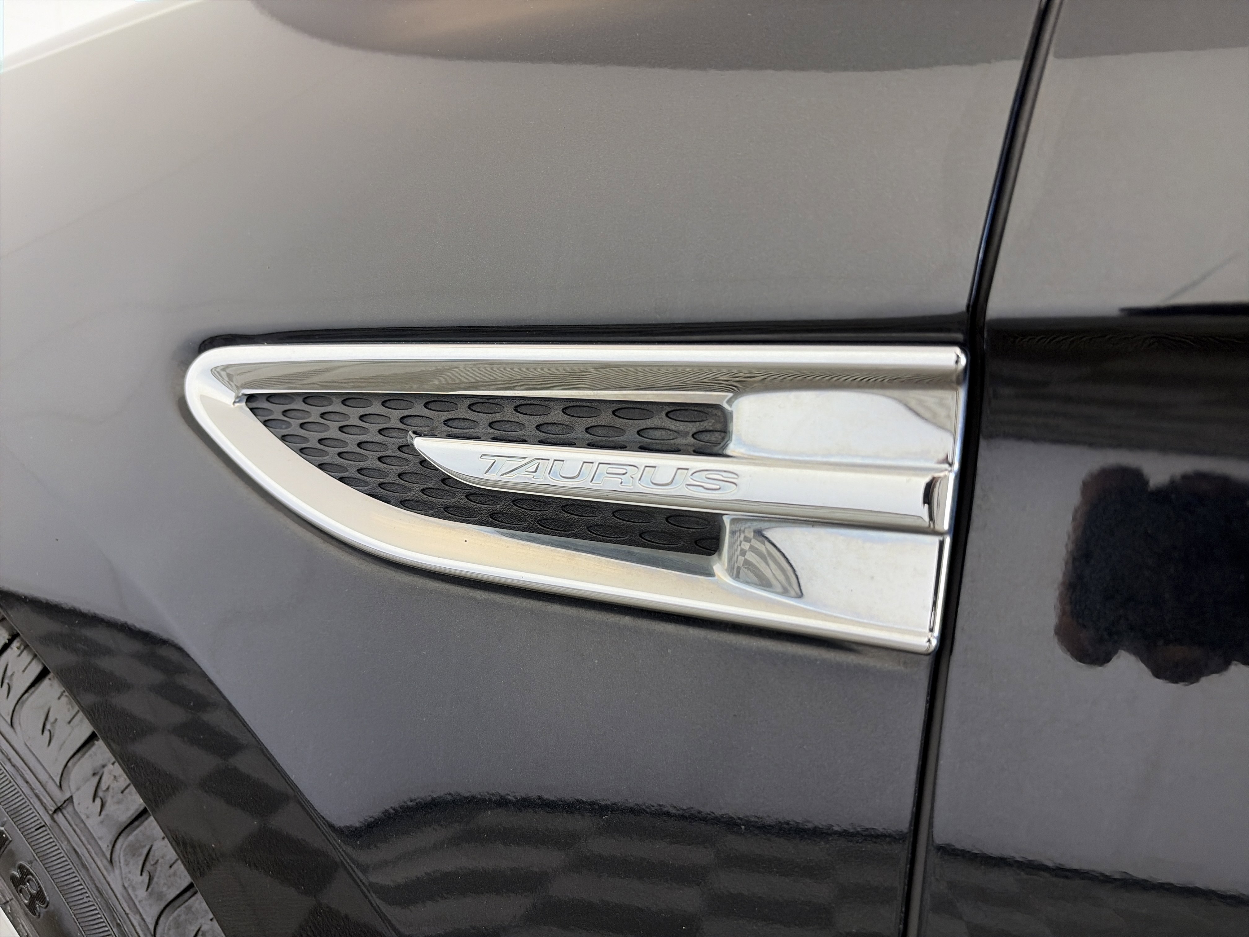 Used 2013 Ford Taurus SE image 18