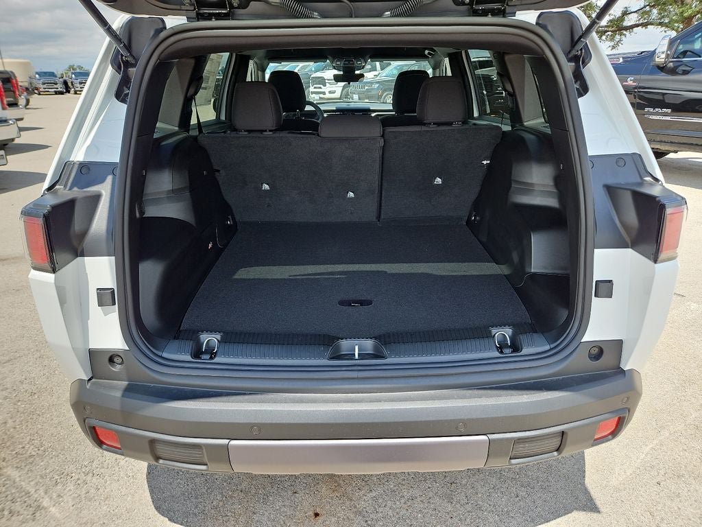 New 2026 Jeep Cherokee Laredo AWD/4WD image 17