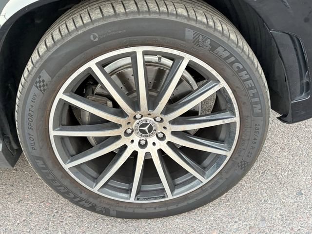 Used 2023 Mercedes-Benz GLS 580 4MATIC image 4
