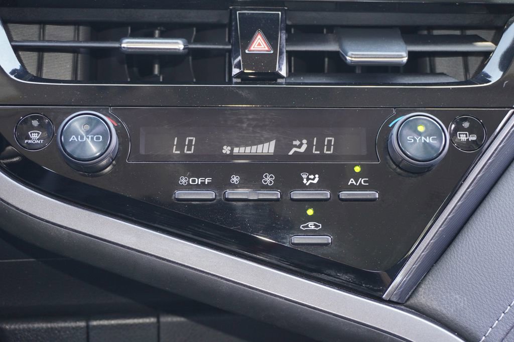 Used 2022 Toyota Camry SE w/ Convenience Package FWD image 16