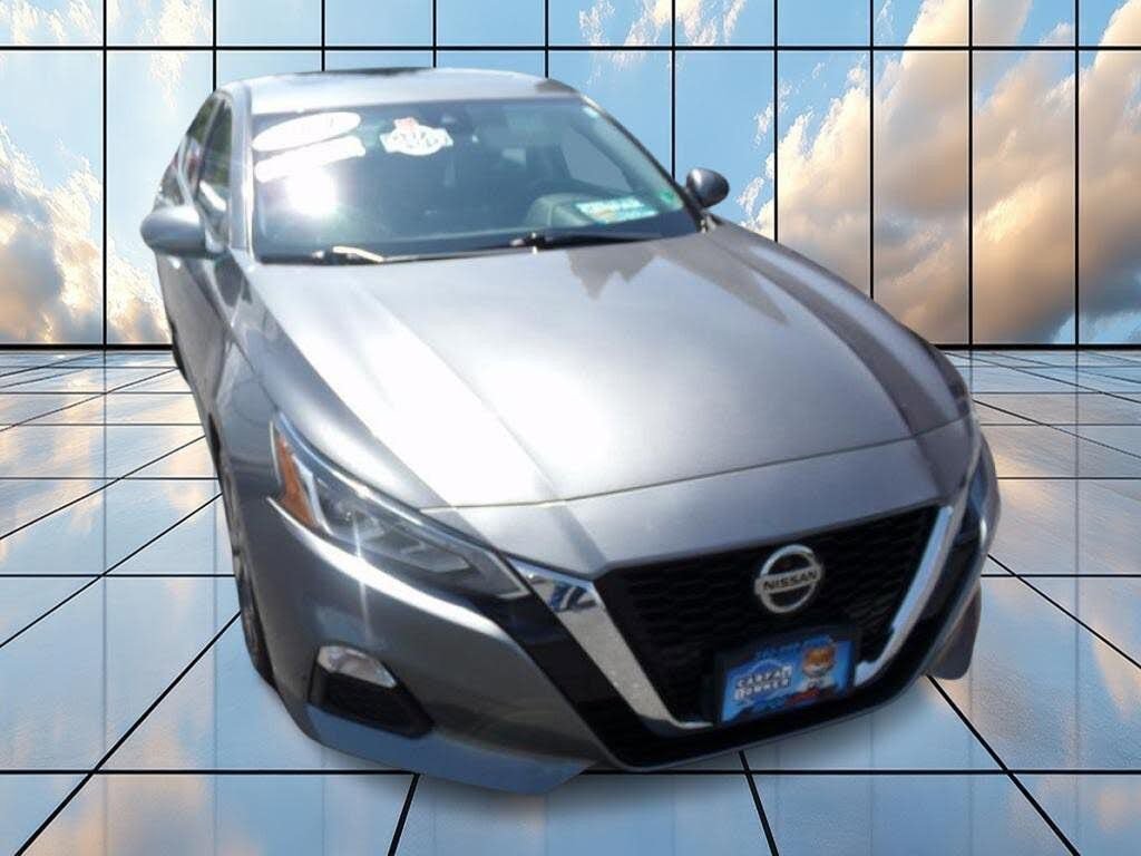 Used 2021 Nissan Altima 2.5 SV w/ SV Premium Package image 2