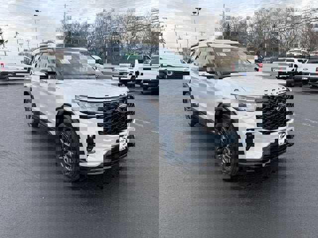 New 2026 Ford Explorer ST-Line video 1