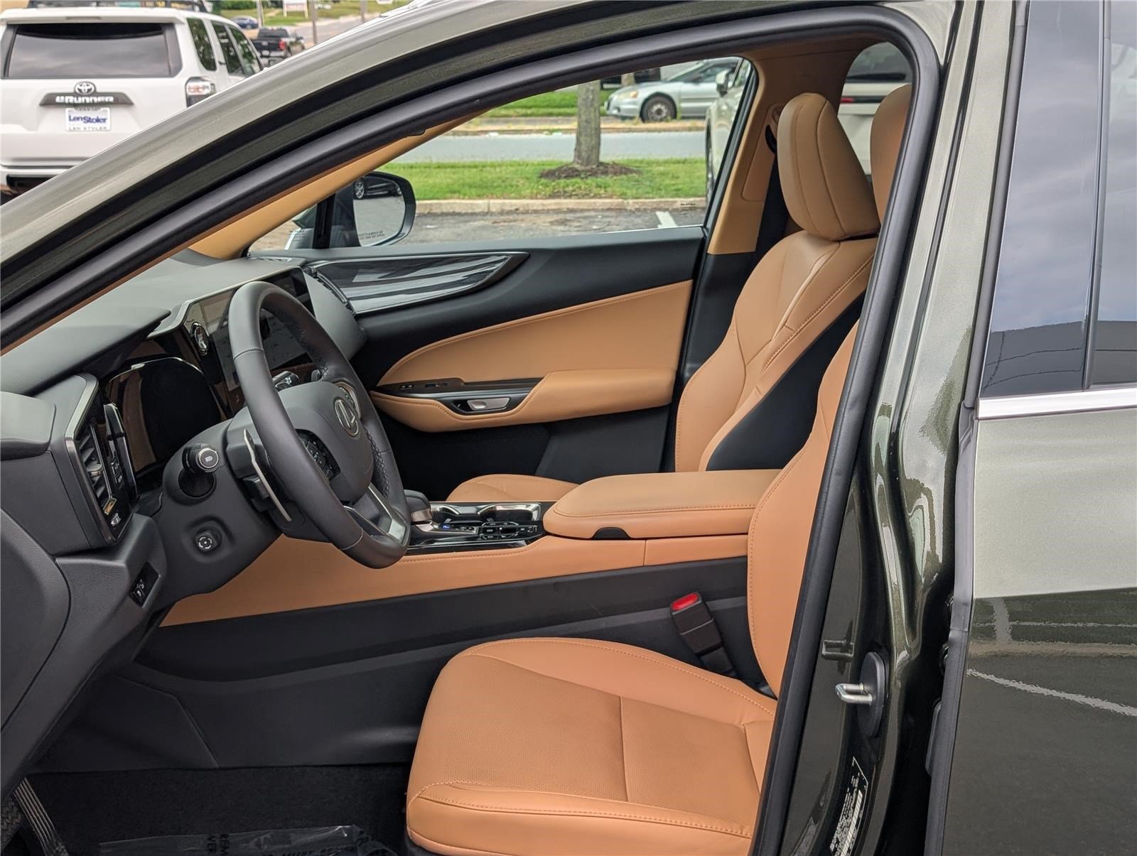 Certified 2025 Lexus NX 350 AWD w/ Accessory Package (2T) image 16