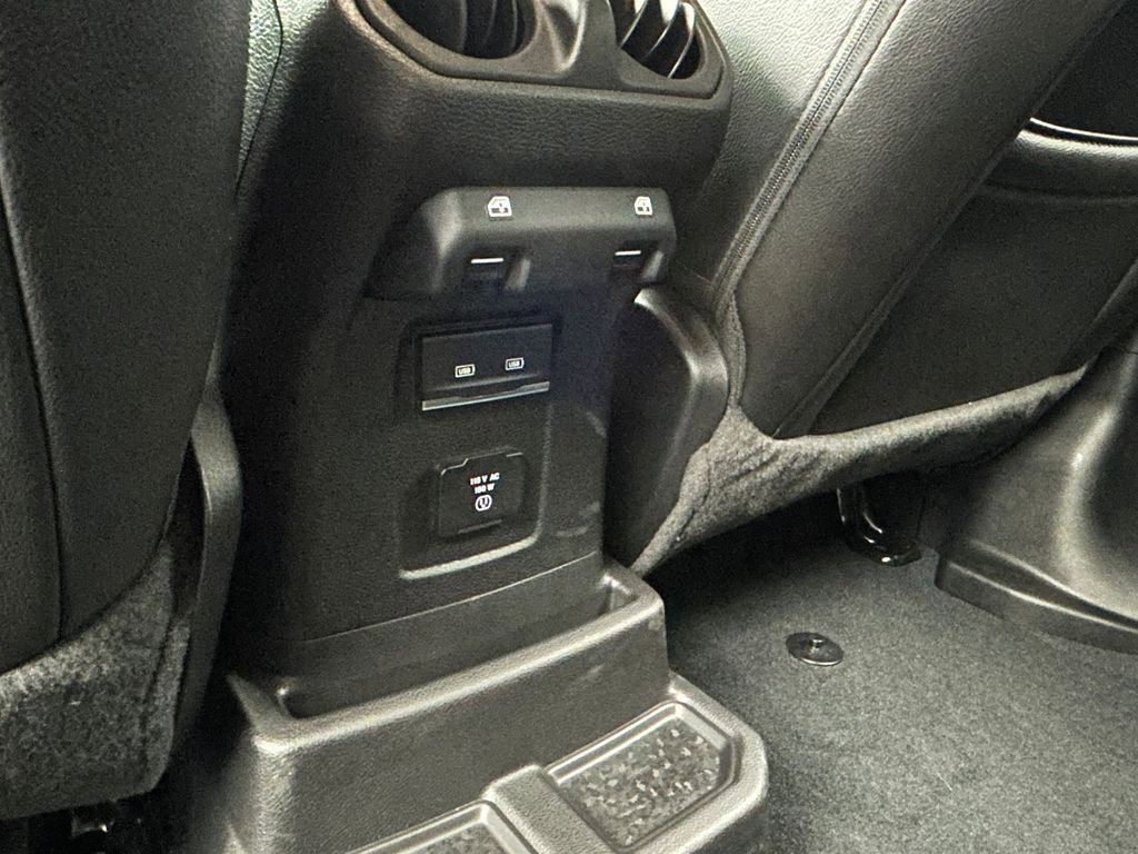 Used 2022 Jeep Wrangler Unlimited Sahara AWD/4WD image 37