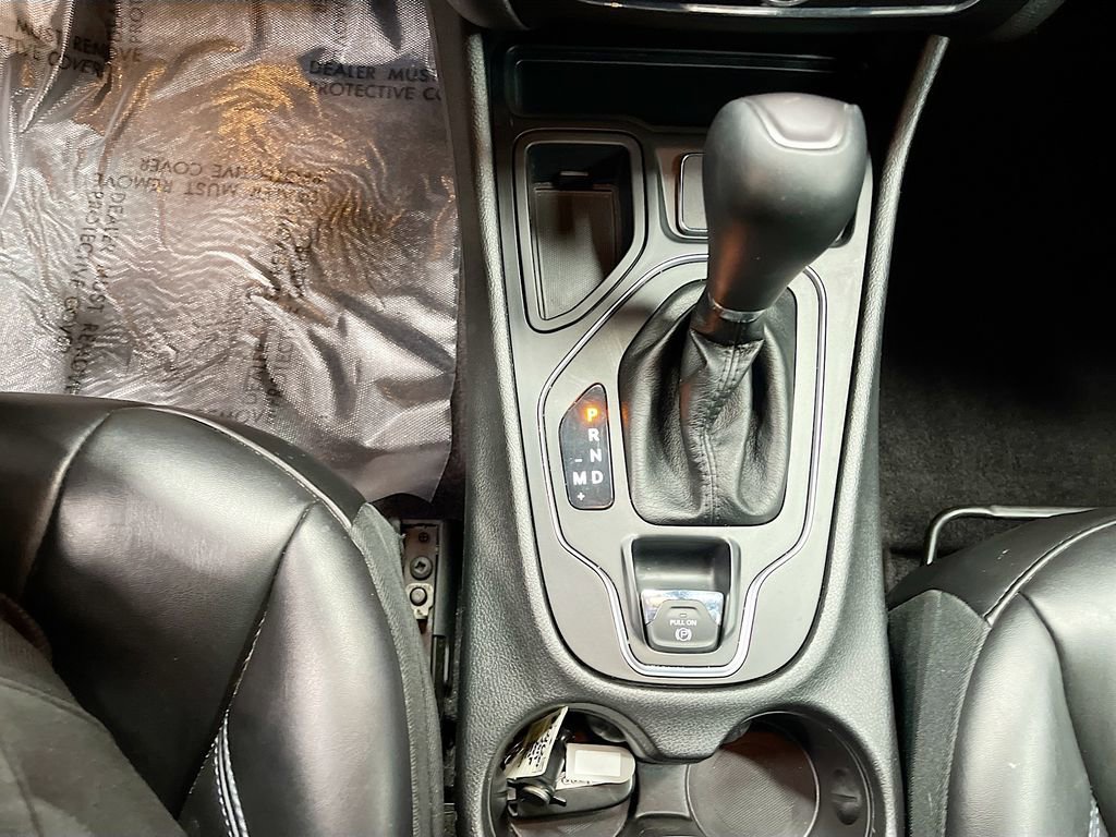 Used 2019 Jeep Cherokee Latitude Plus w/ Comfort/Convenience Group image 16