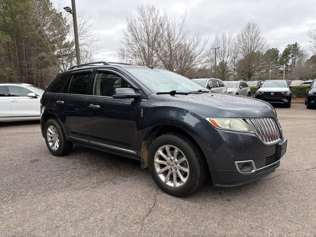 Used 2013 Lincoln MKX FWD image 4