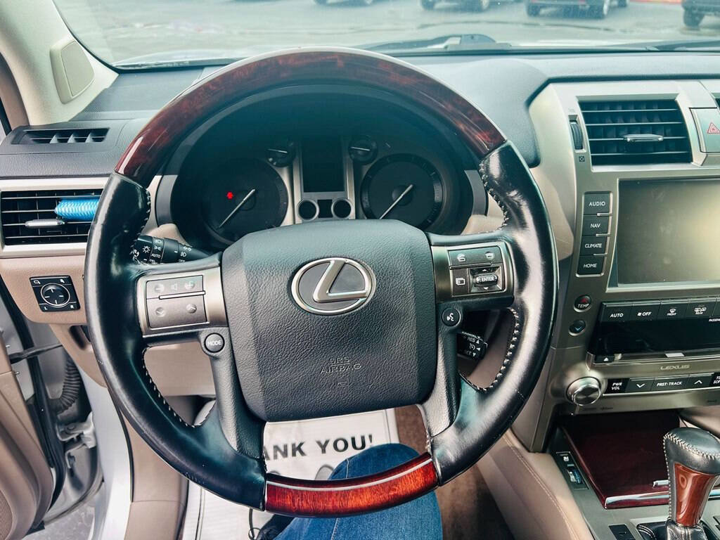 Used 2016 Lexus GX 460 image 12