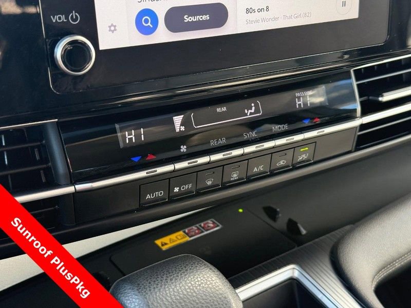 Used 2025 Toyota Sienna LE w/ LE Plus Package image 29