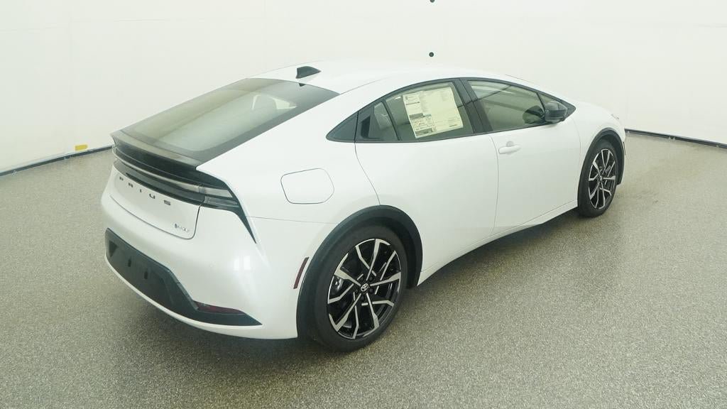 New 2027 Toyota Prius Plug-In Hybrid FWD image 9