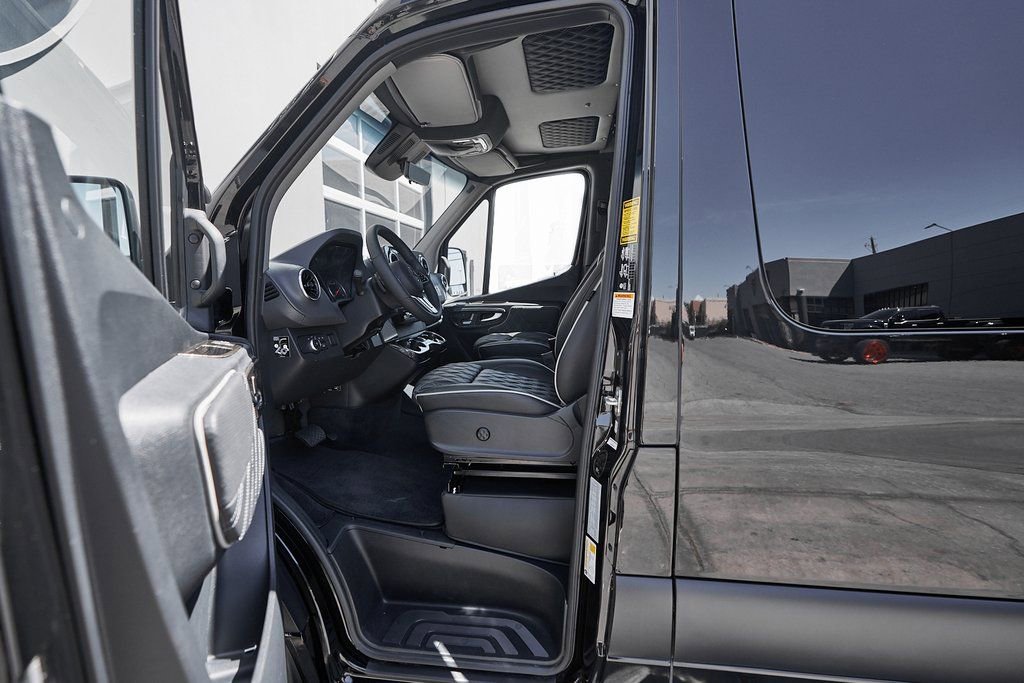 Used 2024 Mercedes-Benz Sprinter 3500 w/ Parking Package image 27