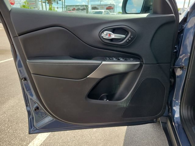 Used 2020 Jeep Cherokee Limited image 19