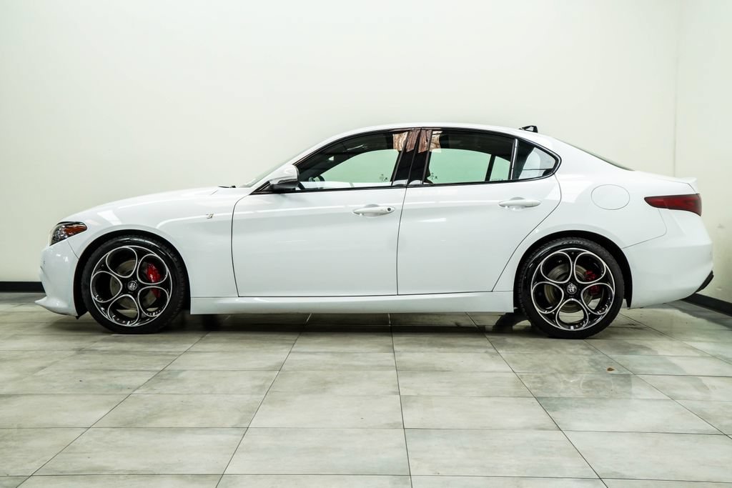 Used 2022 Alfa Romeo Giulia Ti w/ Active Assist Plus Package RWD image 8