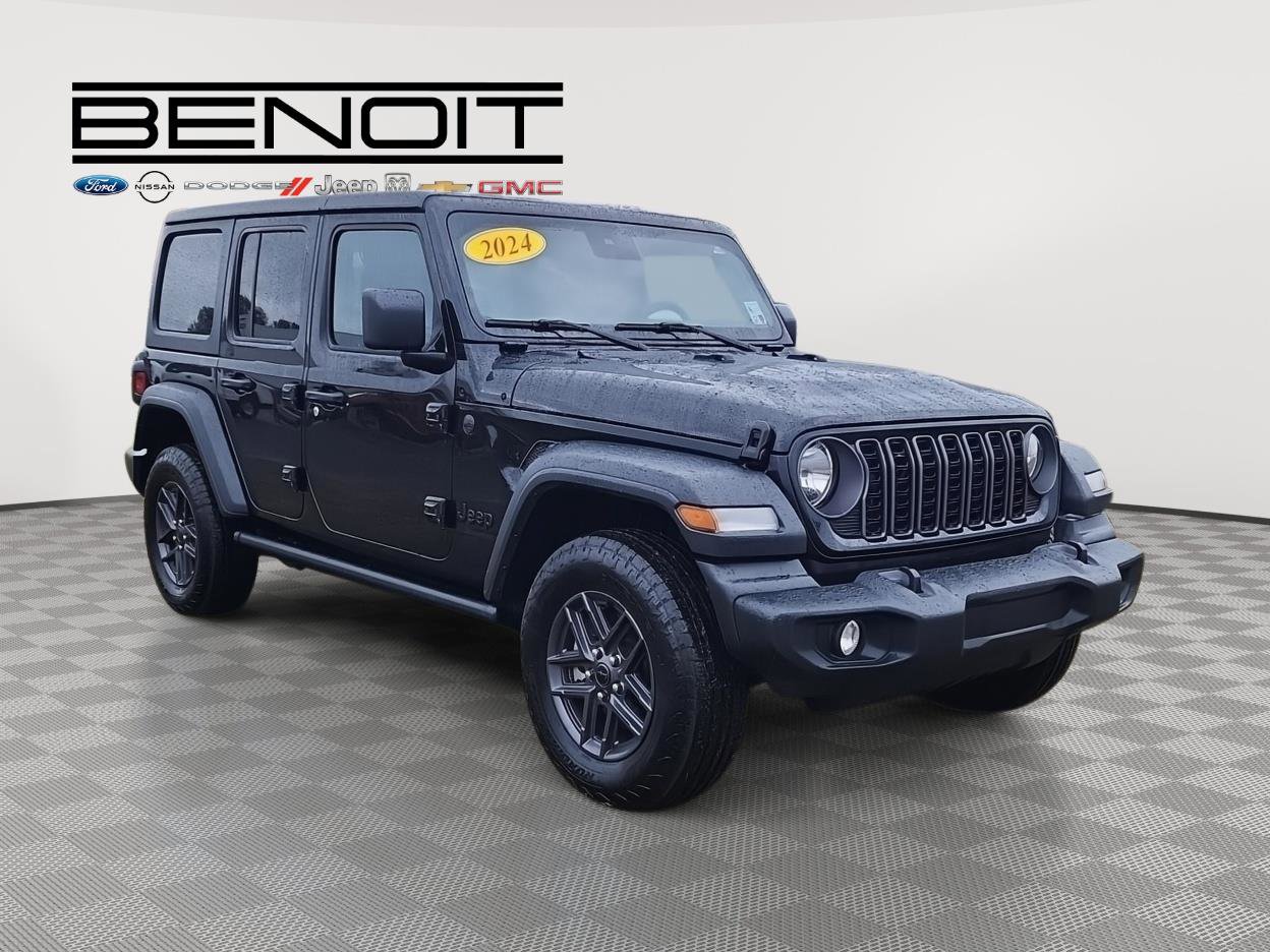 Used 2024 Jeep Wrangler Sport S image 3