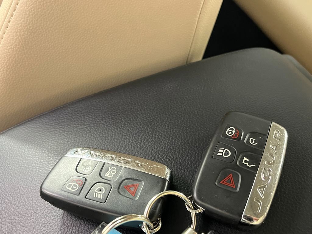 Used 2019 Jaguar XE Premium AWD/4WD image 26