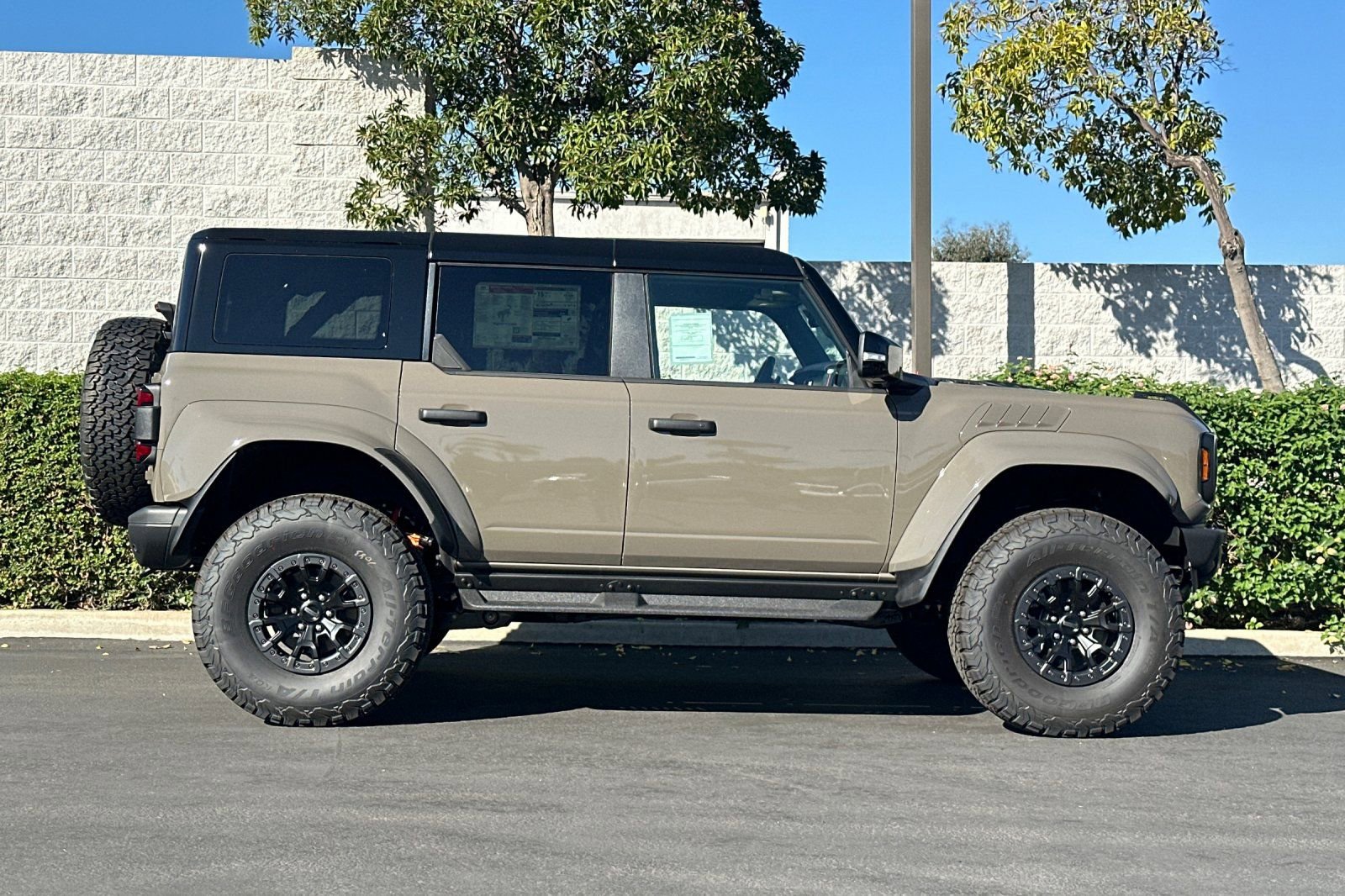 New 2025 Ford Bronco Raptor image 3
