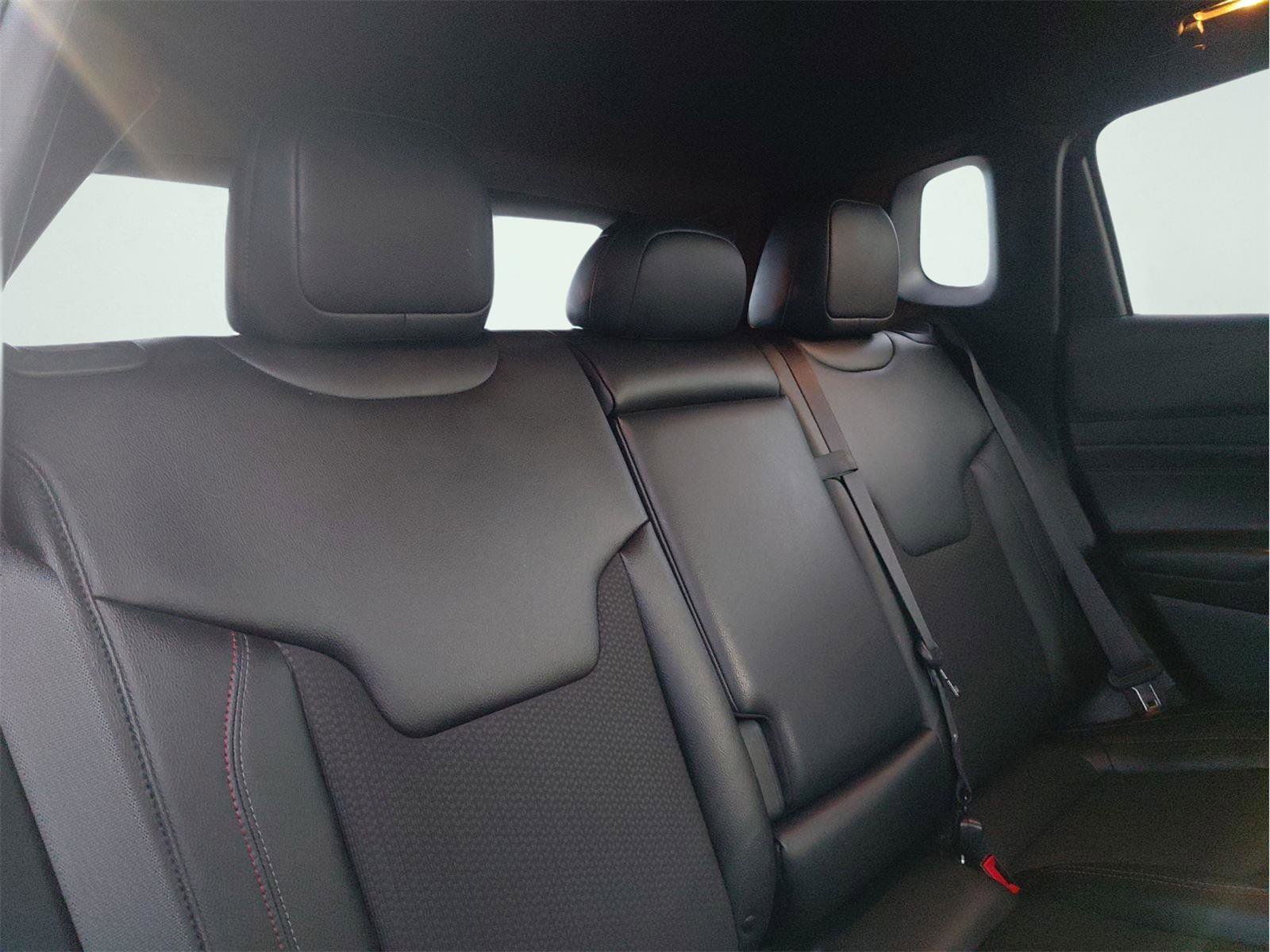 Used 2024 Jeep Compass Trailhawk w/ Trailhawk Convenience Group image 19