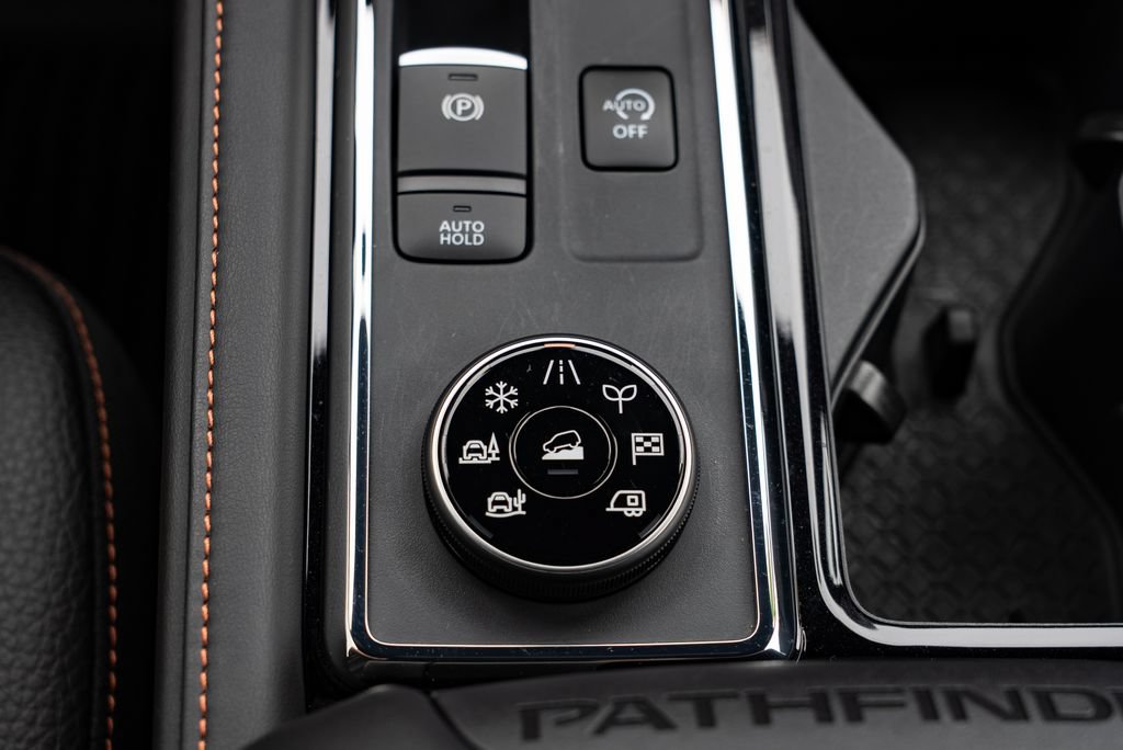 Used 2025 Nissan Pathfinder Rock Creek AWD/4WD image 21