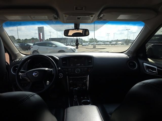 Used 2015 Nissan Pathfinder Platinum w/ Cargo Package FWD image 14