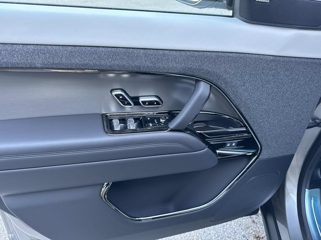 New 2026 Land Rover Range Rover Sport Dynamic SE AWD/4WD image 5