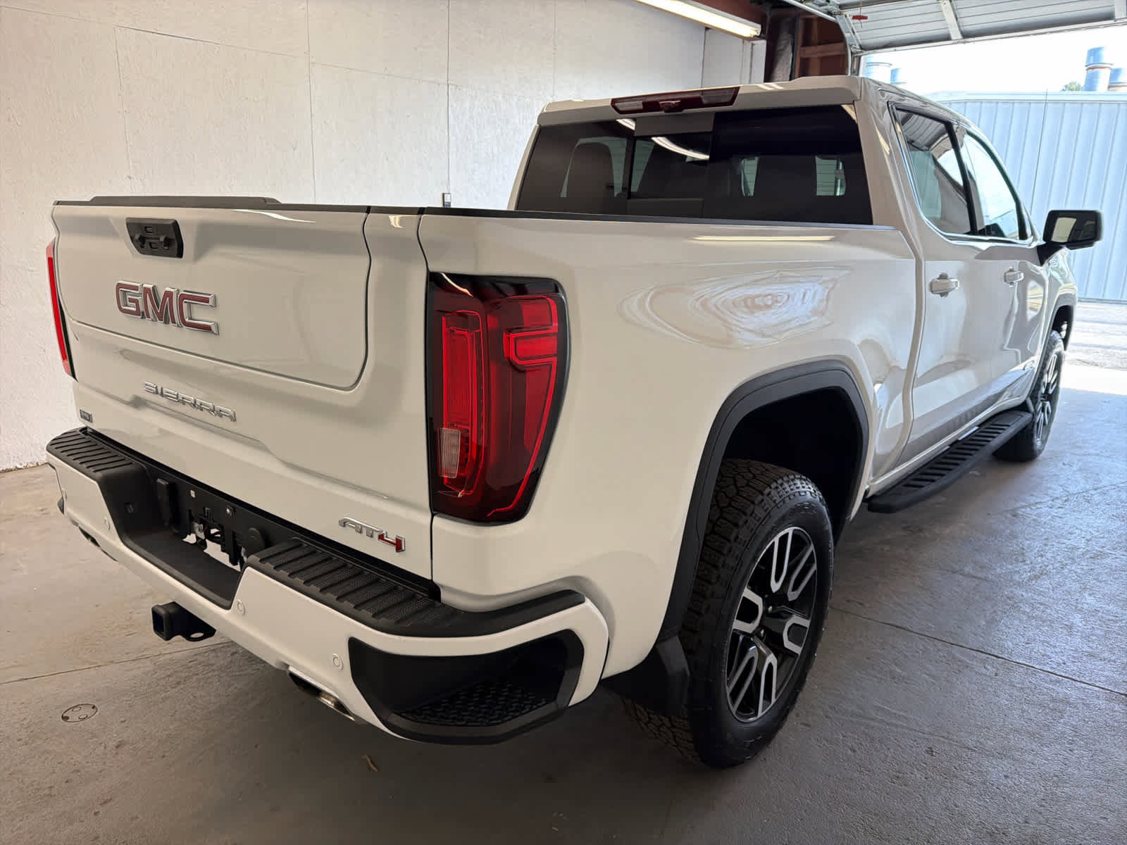Certified 2024 GMC Sierra 1500 AT4 w/ Technology Package image 5