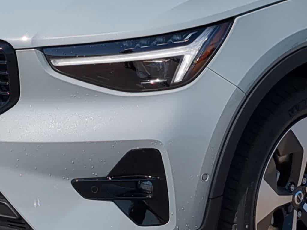 New 2026 Volvo XC40 B5 Plus w/ Protection Package Premier AWD/4WD image 10