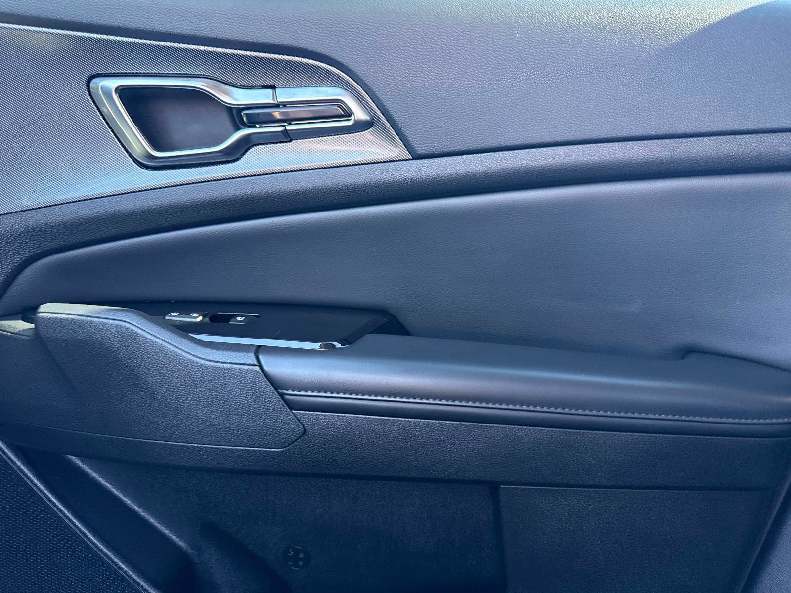 Used 2023 Kia Sportage SX image 25