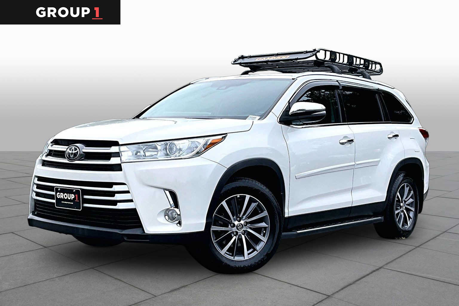 Used 2019 Toyota Highlander XLE AWD/4WD image 1