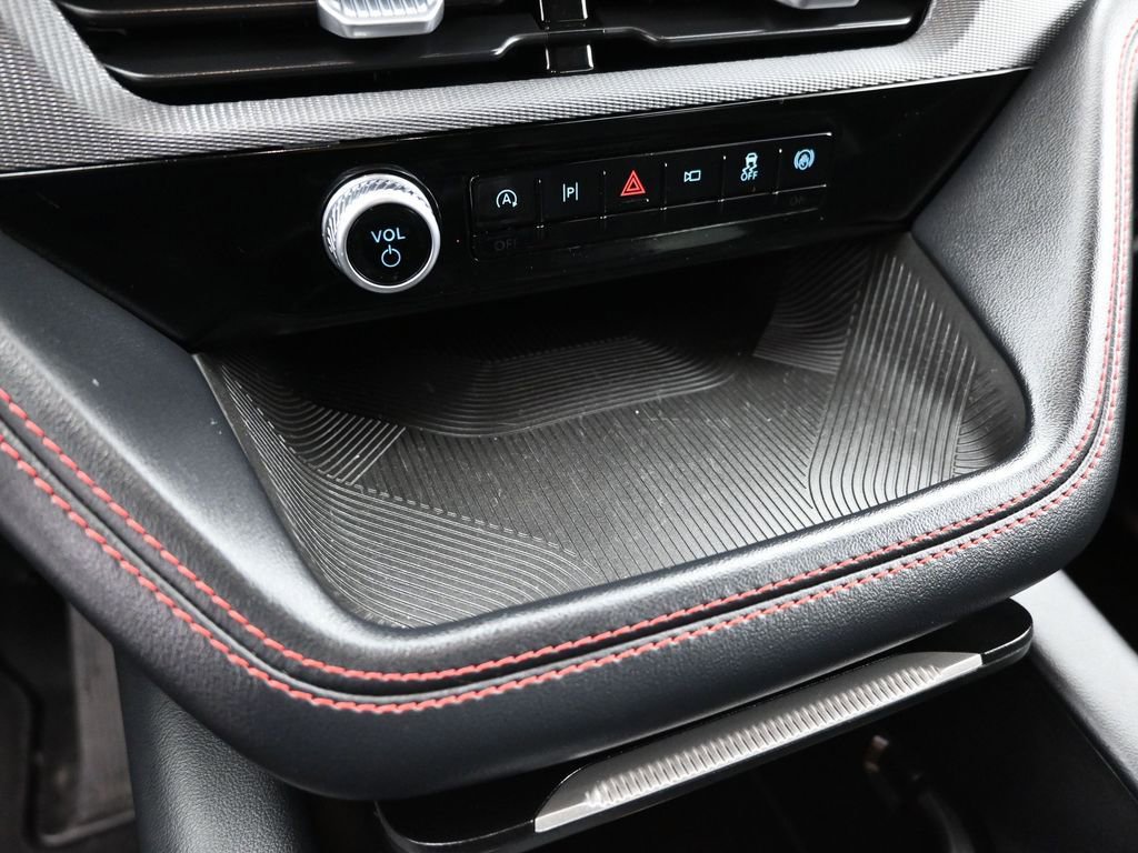 Used 2025 Ford Explorer ST-Line w/ ST-Line Street Pack image 17