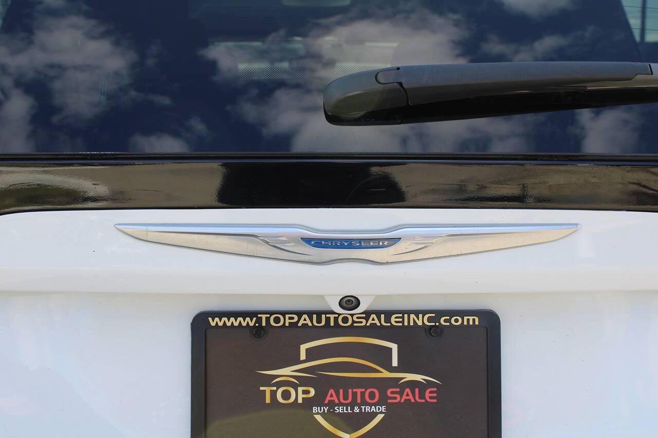 Used 2017 Chrysler Pacifica Touring Plus w/ Tire & Wheel Group image 26