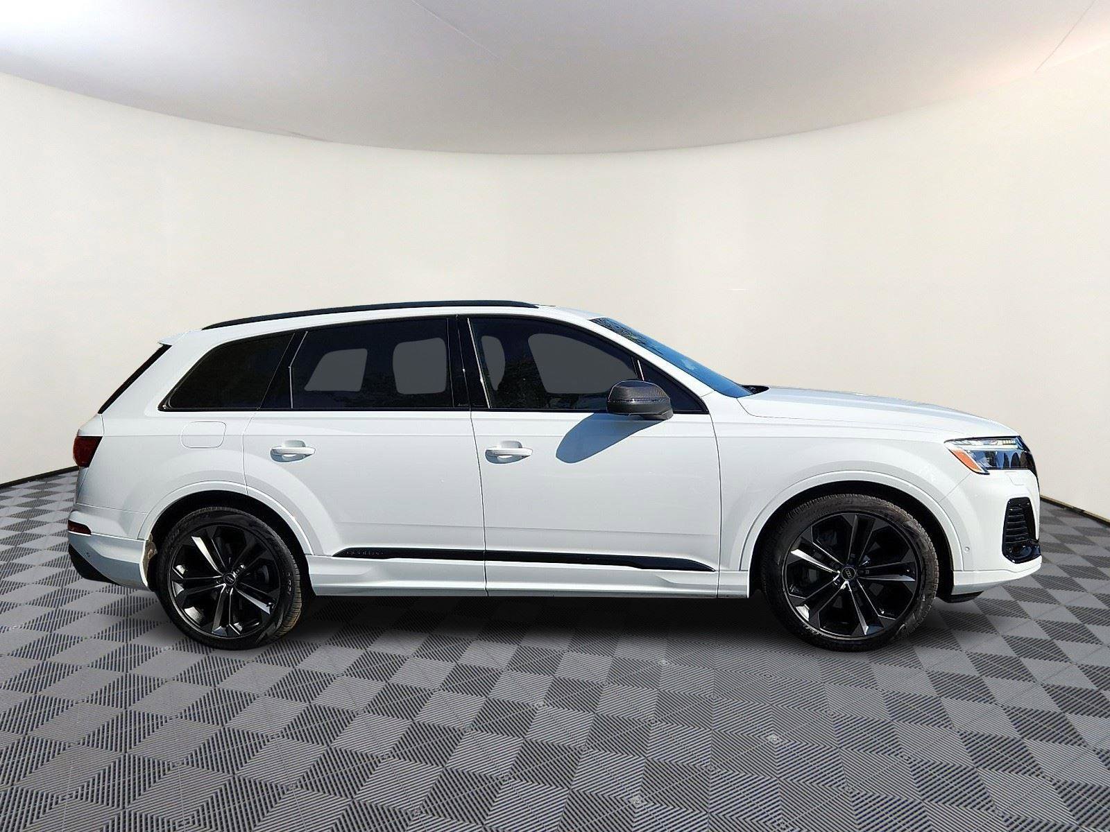 Used 2025 Audi Q7 3.0T Prestige w/ Prestige Package image 7