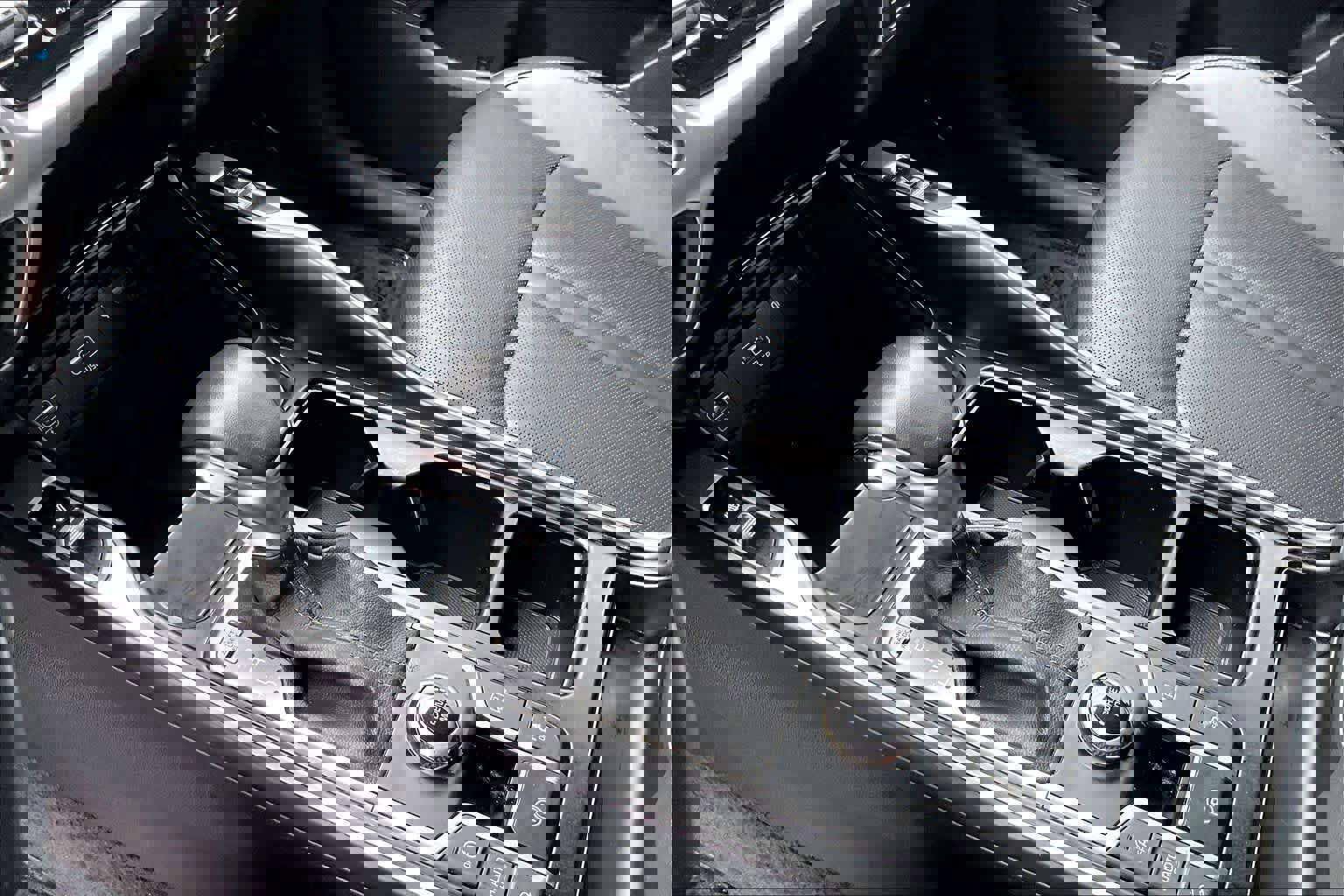 Used 2022 Kia Sorento EX w/ Panoramic Sunroof Package image 17