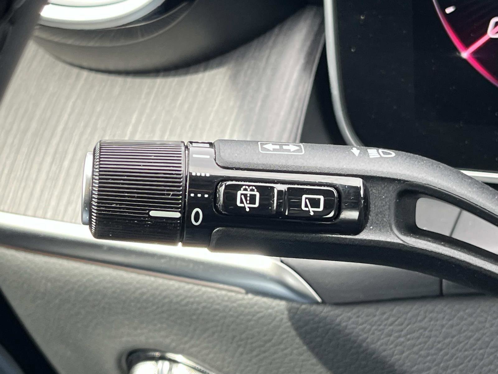 Used 2026 Mercedes-Benz GLC 300 image 36
