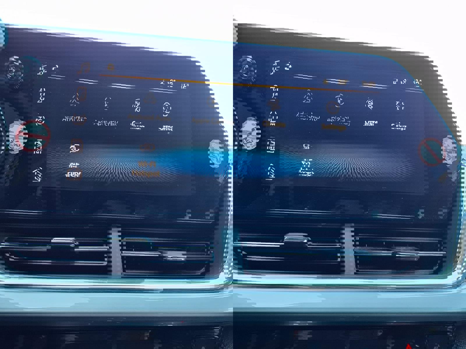 Used 2025 Chevrolet Trax LT image 10