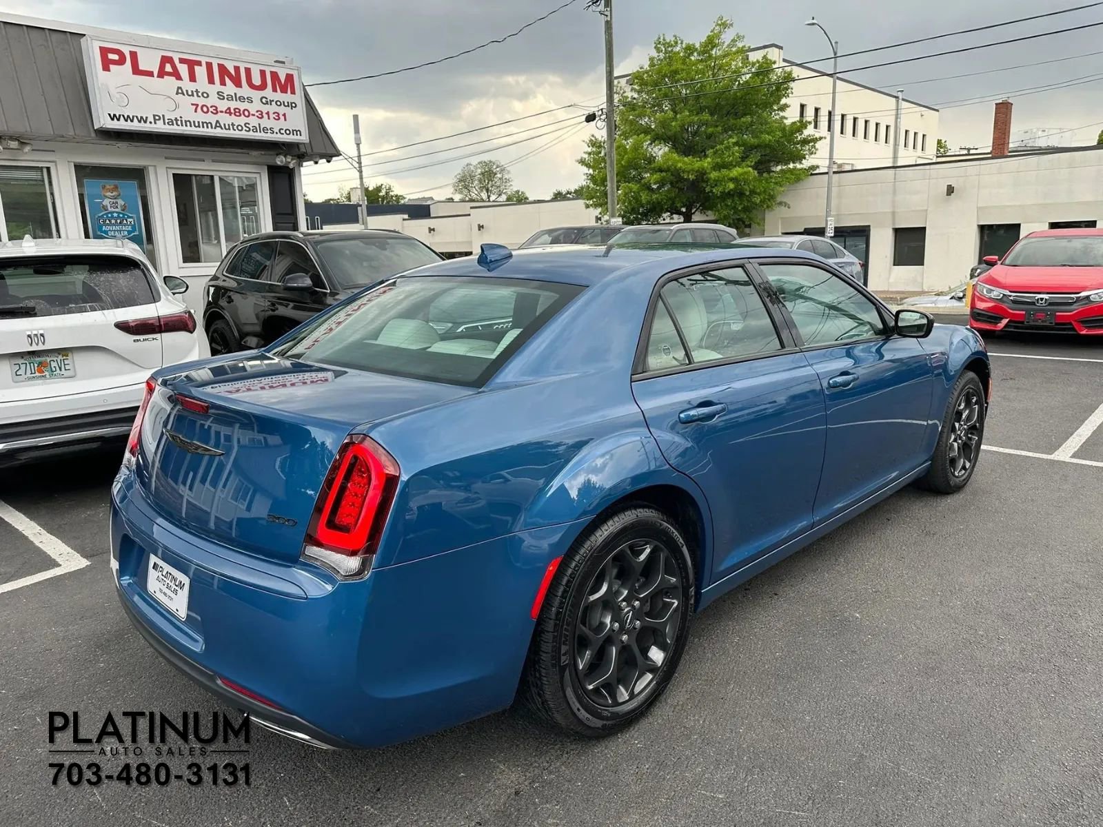 Used 2020 Chrysler 300 Touring w/ Sport Appearance Package AWD/4WD image 4