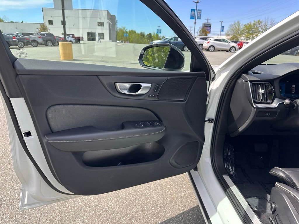 Used 2024 Volvo S60 B5 Plus image 16