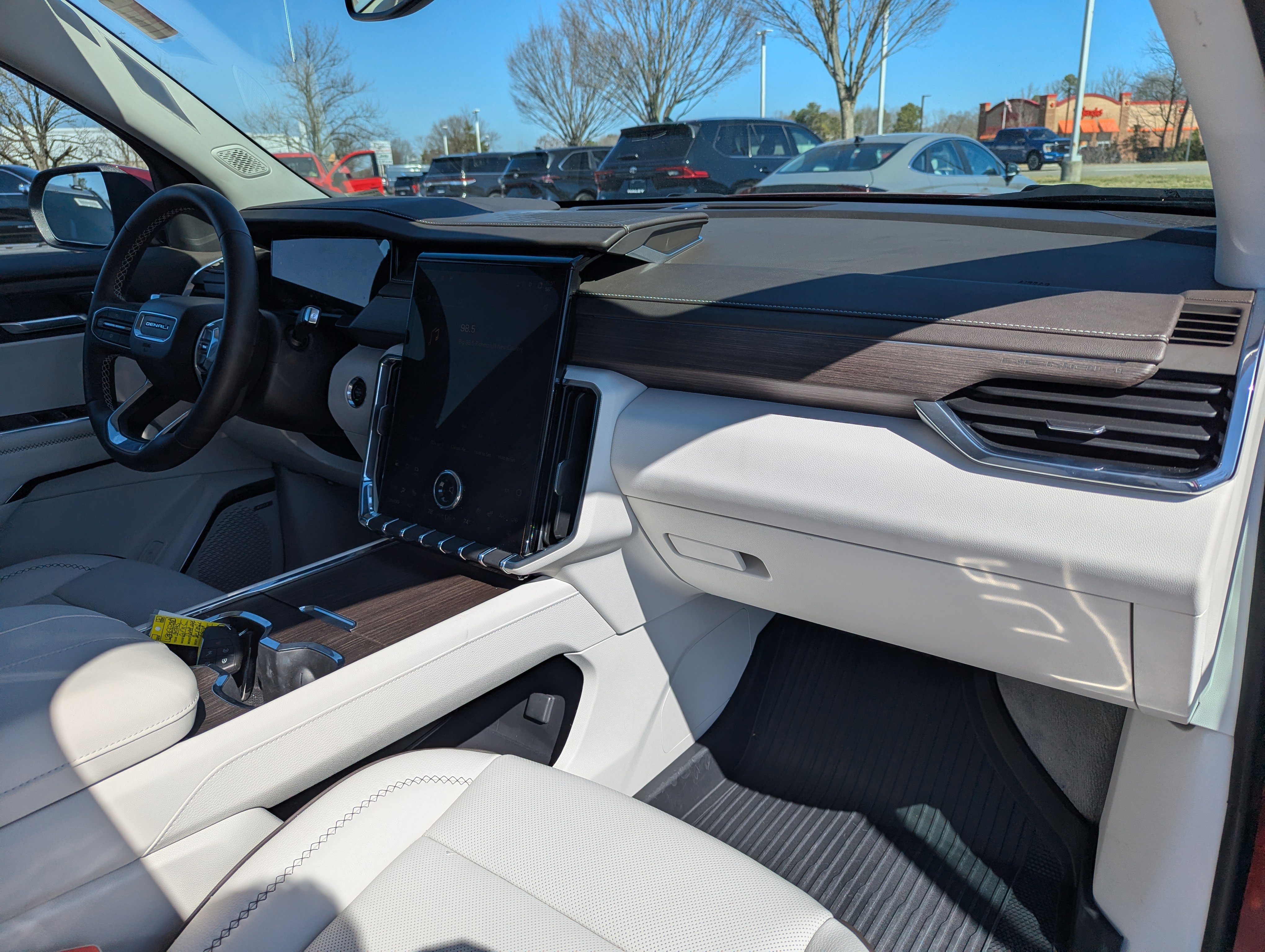 Used 2025 GMC Acadia Denali w/ LPO, Floor Liner Package image 19