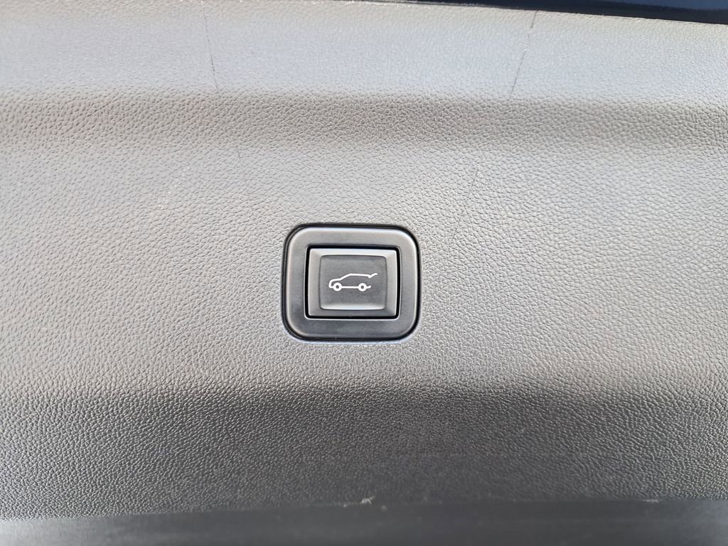 Used 2023 Chevrolet Tahoe Z71 image 7