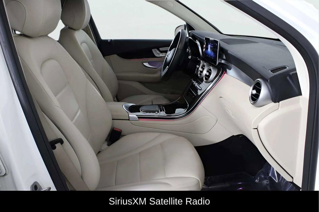 Used 2022 Mercedes-Benz GLC 300 w/ Premium Package Lite image 33