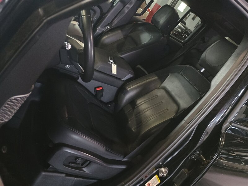 Used 2022 Land Rover Defender 110 X-Dynamic SE AWD/4WD image 14