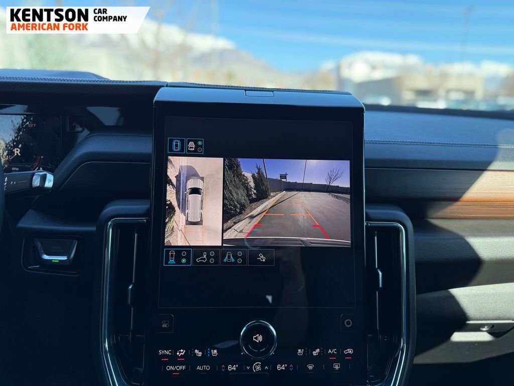 Used 2025 GMC Yukon Denali w/ Sun & Power Step Package image 30