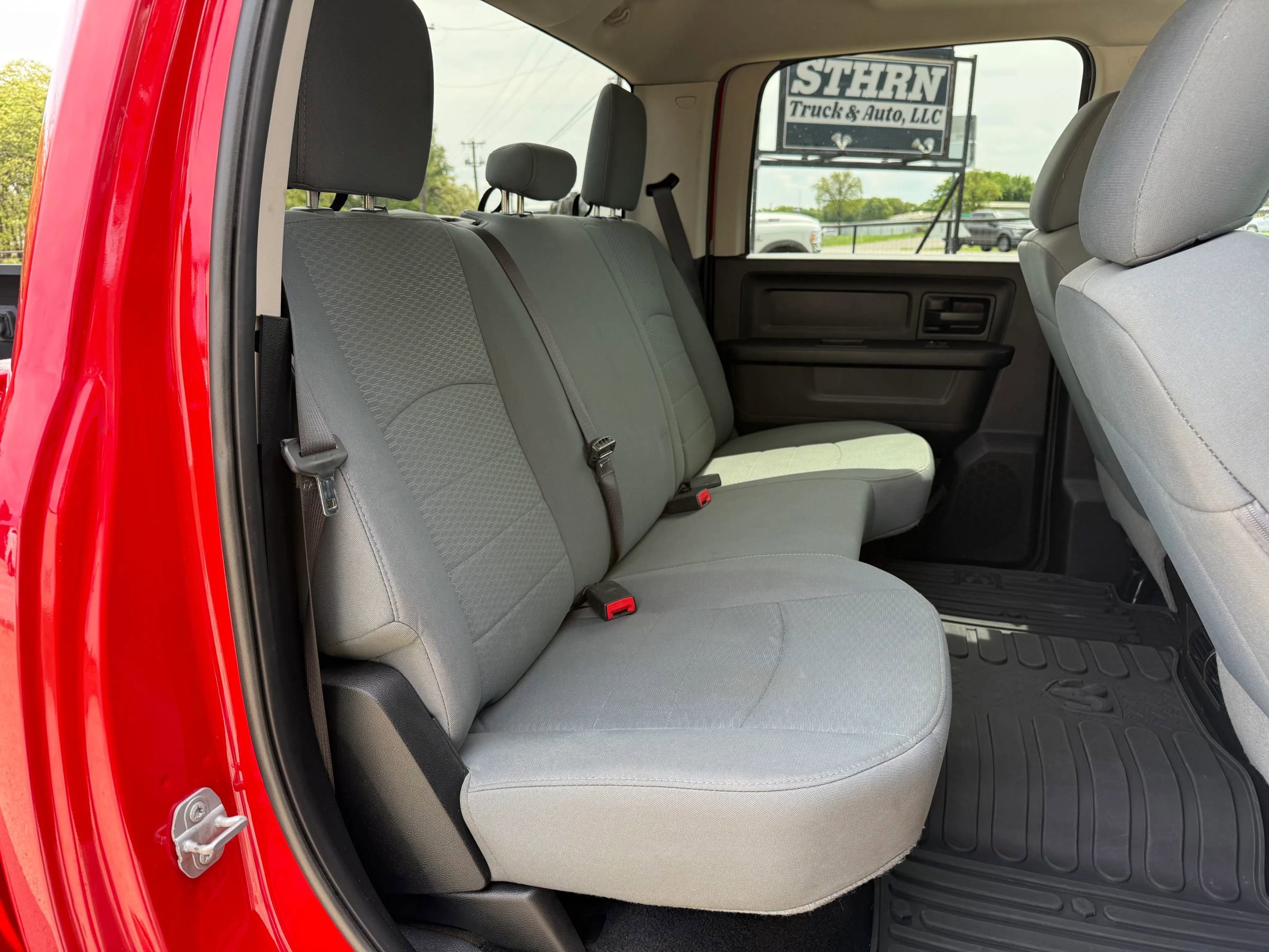 Used 2018 RAM 3500 Tradesman w/ Chrome Appearance Group image 15