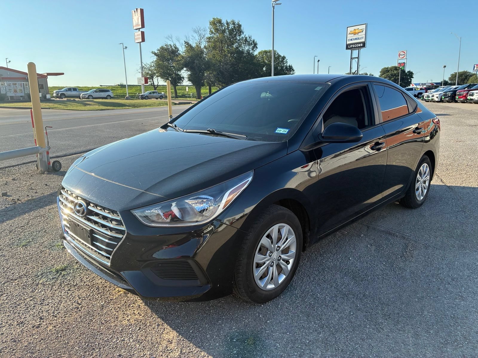 Used 2022 Hyundai Accent SE FWD image 1