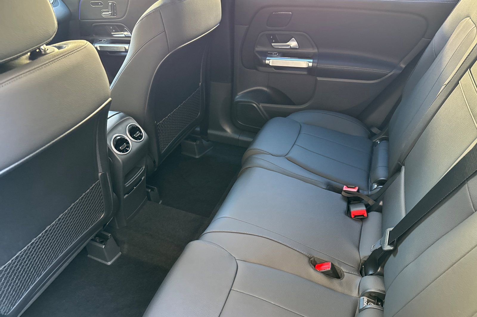 New 2026 Mercedes-Benz GLB 250 image 13