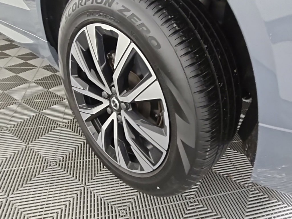 Used 2024 Volvo XC60 B5 Core w/ Protection Package Premier image 15