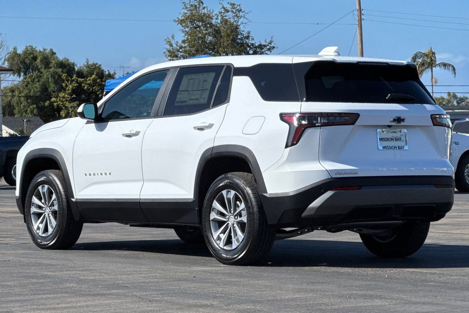 New 2025 Chevrolet Equinox LT image 6