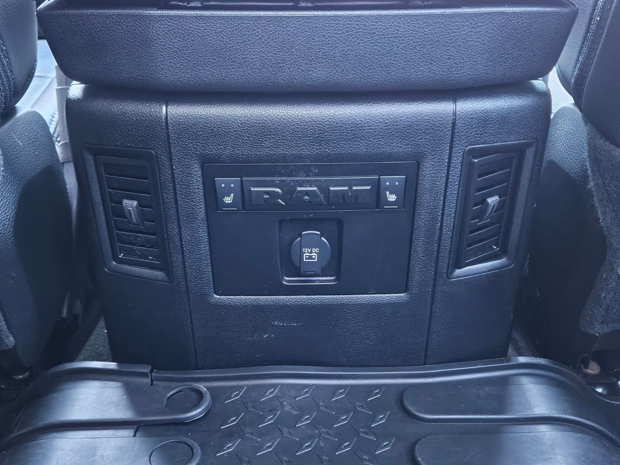 Used 2018 RAM 1500 Laramie w/ Convenience Group image 27